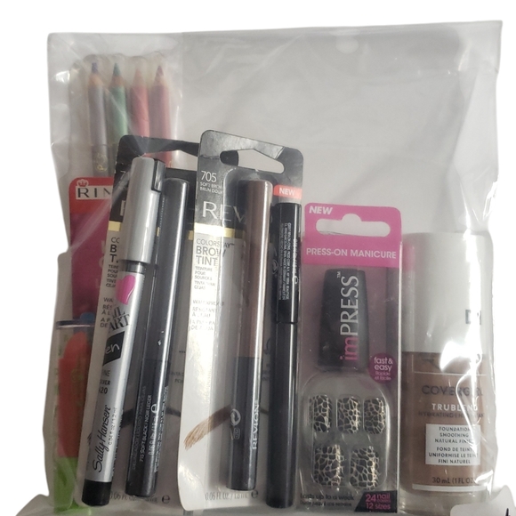 COVERGIRL Other - Revlon Makeup and Manicure Set